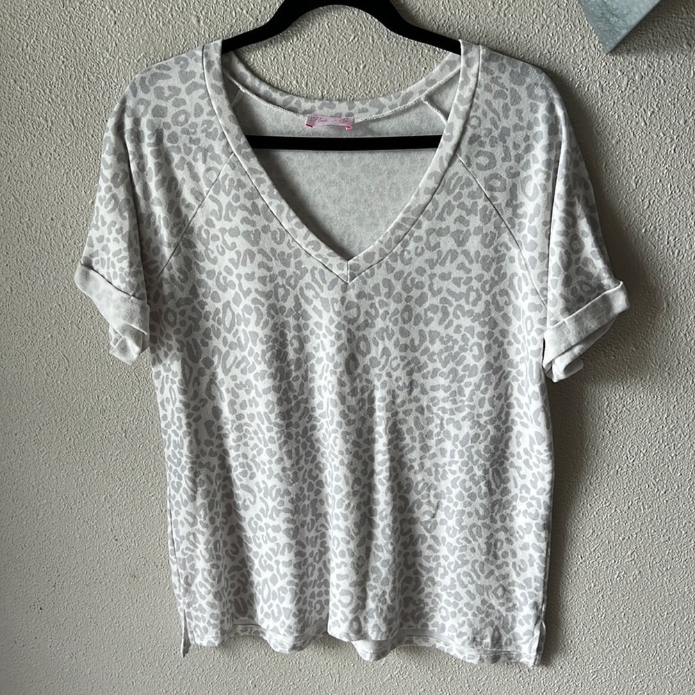 Pink Lily White Medium Leopard Long T-Shirt Soft Blouse